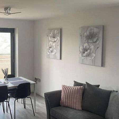 2 Bed Modern Apartment Суонси Экстерьер фото