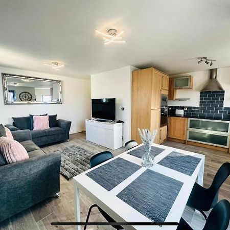 2 Bed Modern Apartment Суонси Экстерьер фото