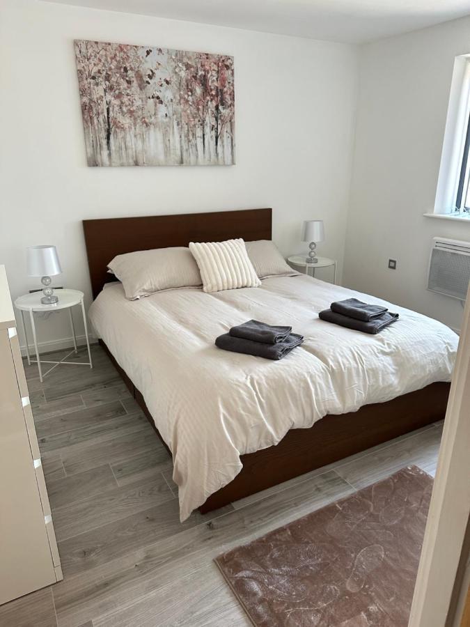 2 Bed Modern Apartment Суонси Экстерьер фото