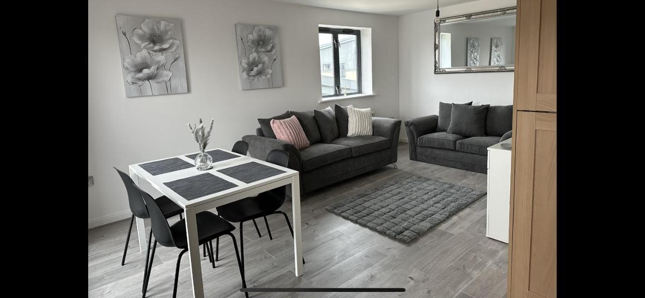 2 Bed Modern Apartment Суонси Экстерьер фото