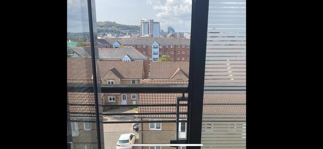 2 Bed Modern Apartment Суонси Экстерьер фото